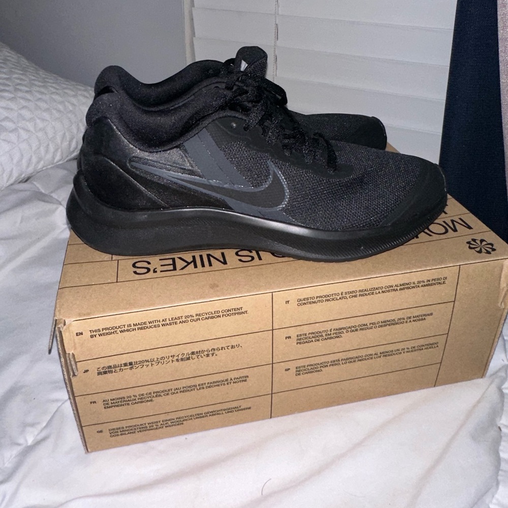 Black Nike Star Runner 3